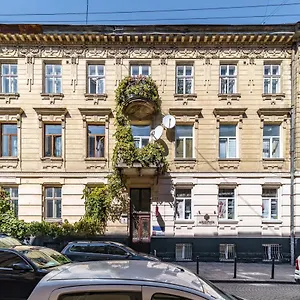 https://inshiapartment-on-popovycha-str-3.hotelslviv.net
